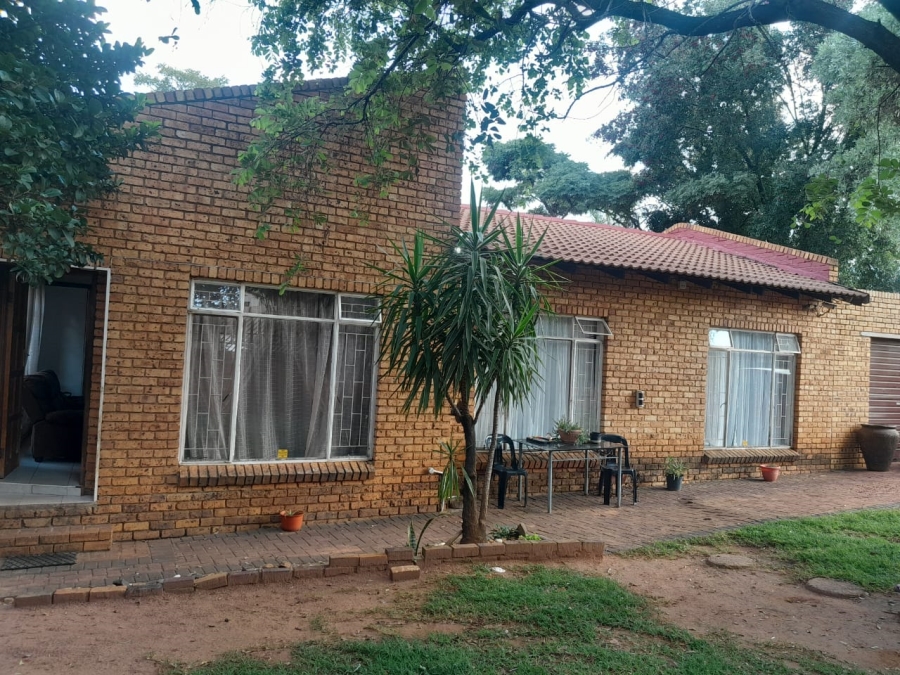 3 Bedroom Property for Sale in Geelhoutpark North West